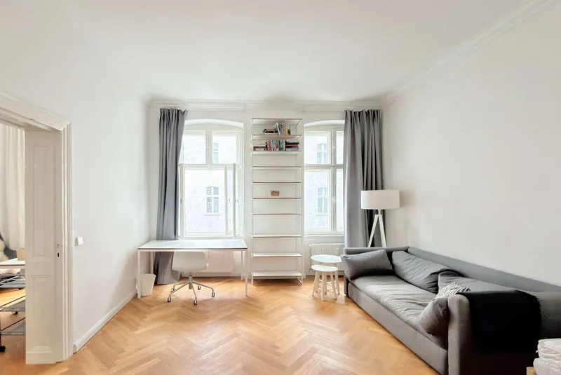 Modernisierte Wohnung in Bestlage zwischen Tacheles und Torstraße — photo 1